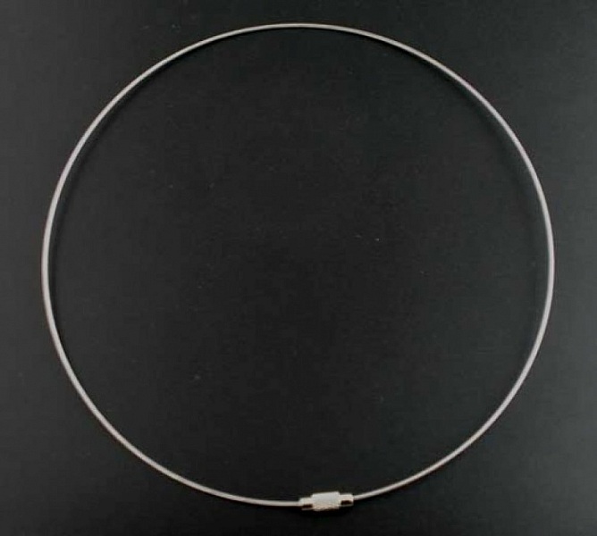 1 necklace rigid cabled wire grey clasp to screw N&deg;01