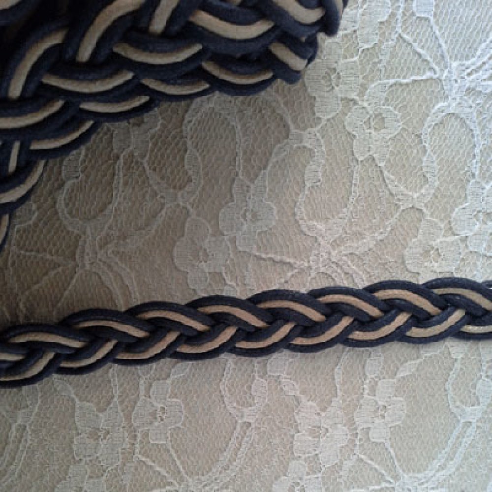 1 meter braided waxed braid 20 mm N°04