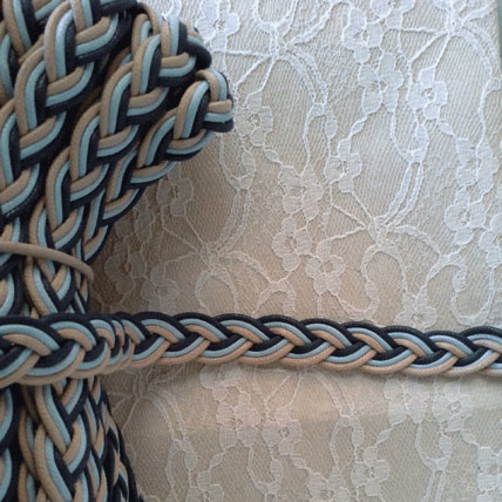 1 meter braided waxed braid 20 mm N°05