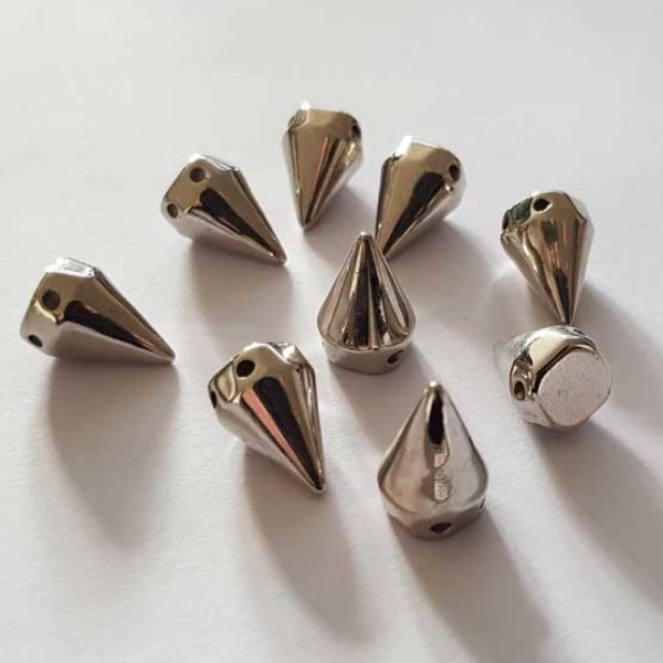 5 Perles 2 Trous Spikes C&ocirc;nes Pointes 10 mm Argent 01