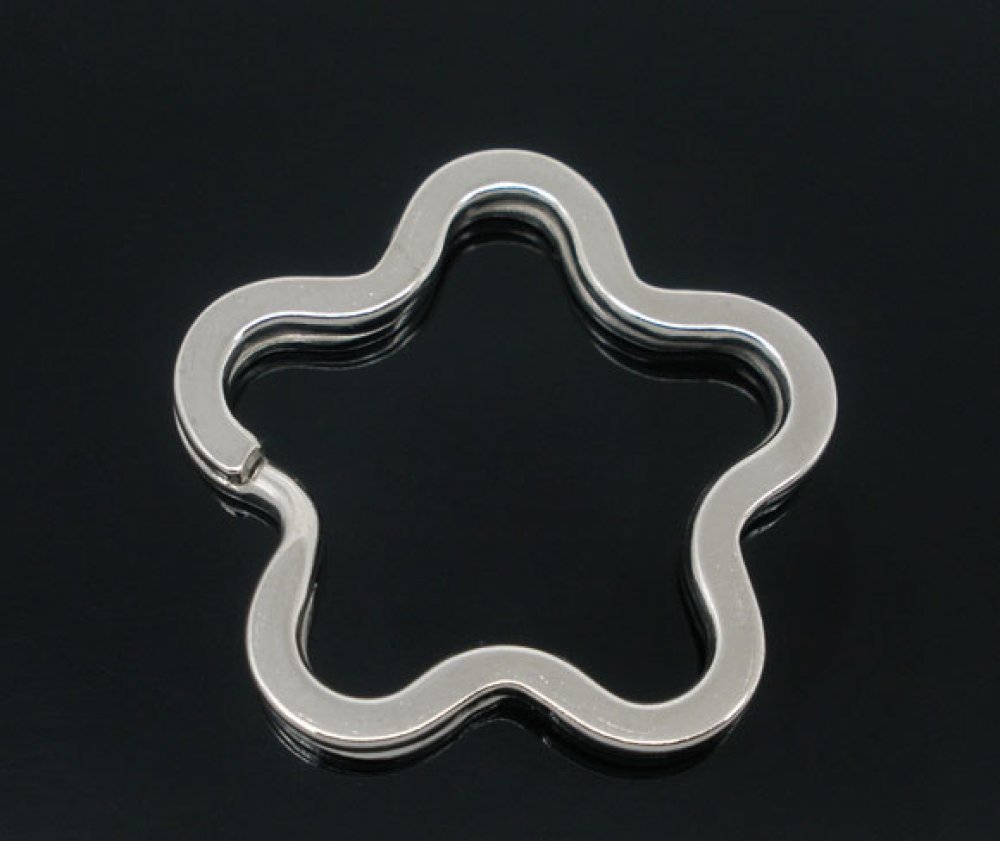 Flower-shaped key ring 34 x 35 mm