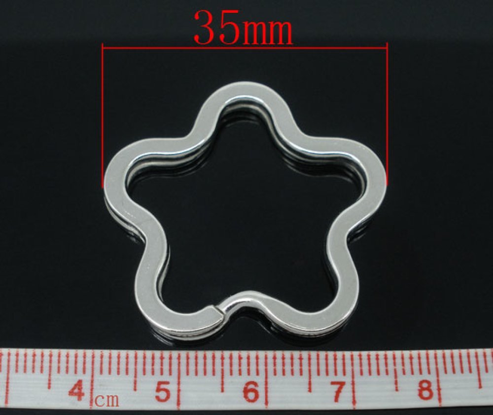 Flower-shaped key ring 34 x 35 mm