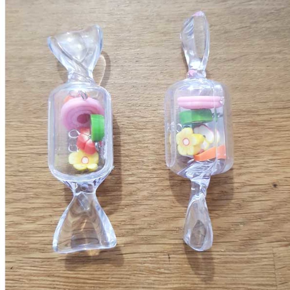 Plastic candy to fill