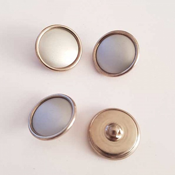 Bouton Argent N&deg;21 de 20 mm Rond