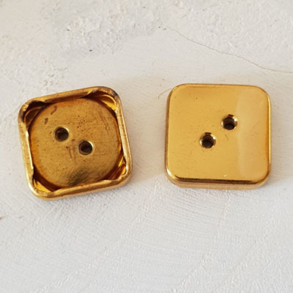 Gold Button N°06 of 18 mm Square