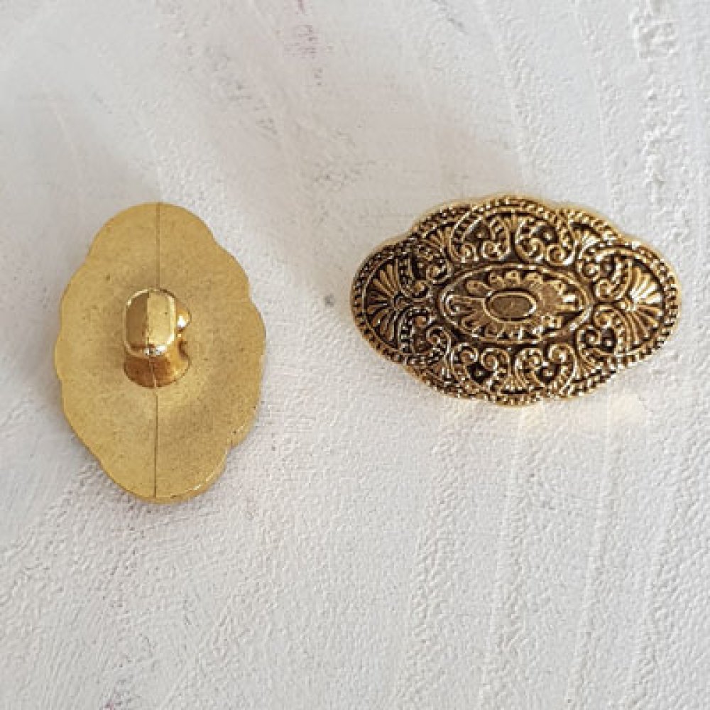 Gold Button N°13 of 30 mm Oval