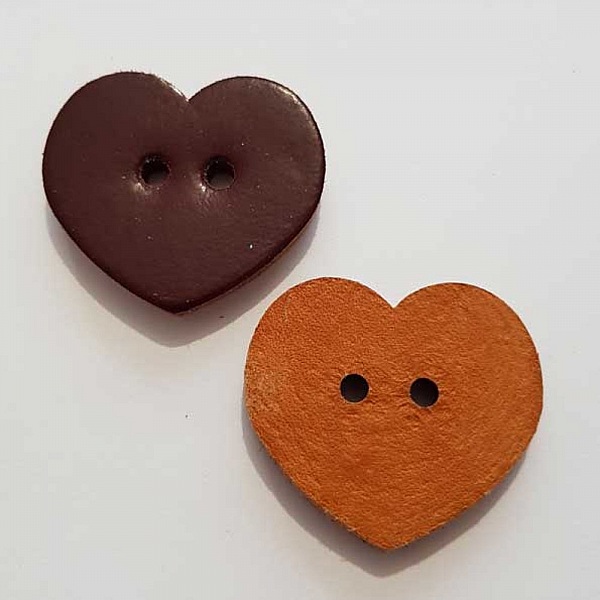 Bouton cuir vintage C&oelig;ur 38 x 44 mm N&deg;15