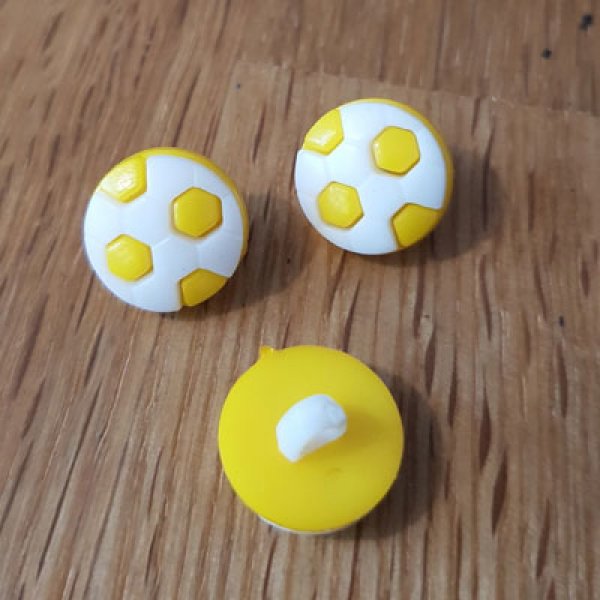 Fancy button with patterns for children football N&deg;11 dark yellow
