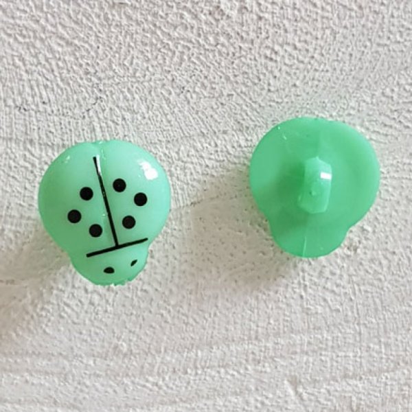 Fancy buttons, children, babies Ladybird pattern N&deg;01-08 Pastel green