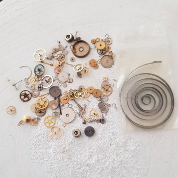 Clock Needle Charm - bronze color charm - steampunk N&deg;06