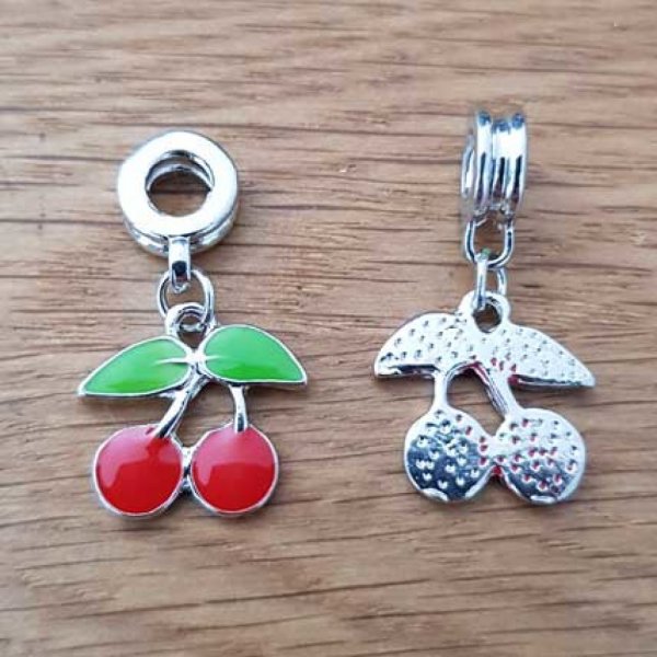 Breloque Cerise N&deg;08