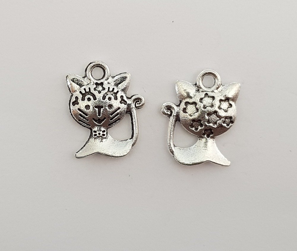 Cat Charm N°15