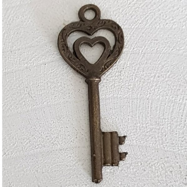 Key Charm N&deg;28 Bronze
