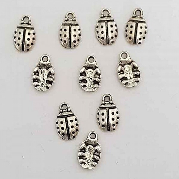 Beetle charm N&deg;01