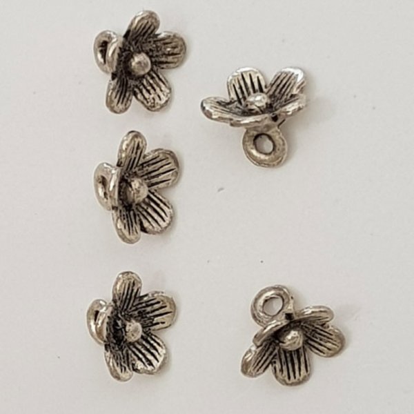Silver Flower Charm N&deg;038