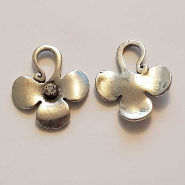 Breloque Fleur M&eacute;tal N&deg;135 Argent et Strass