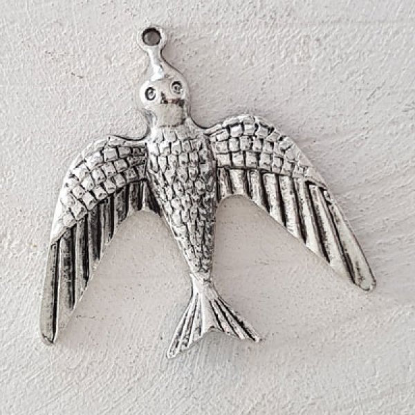 Swallow charm N&deg;01-36 x 36 mm.