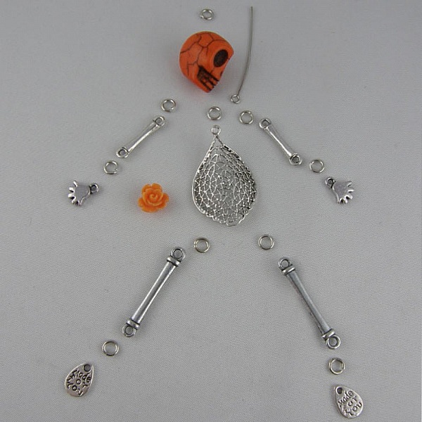 Hand Charm "MADE "N&deg;05 Silver