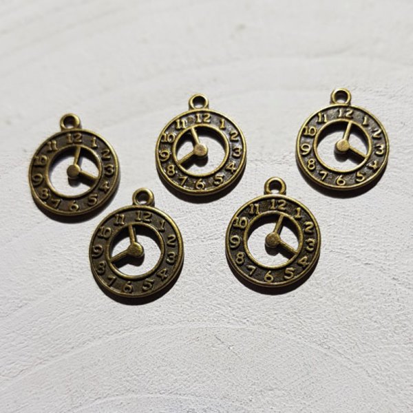 Charm Clockwork N&deg;06