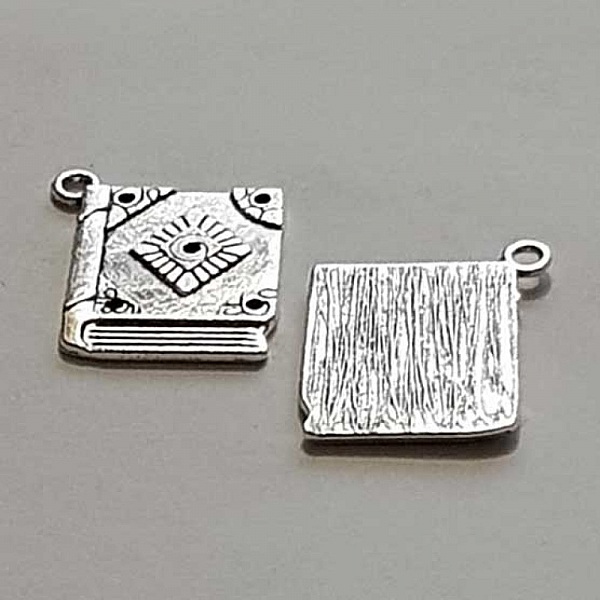 Charm Book Pendant Diamond pattern in the center N&deg;03