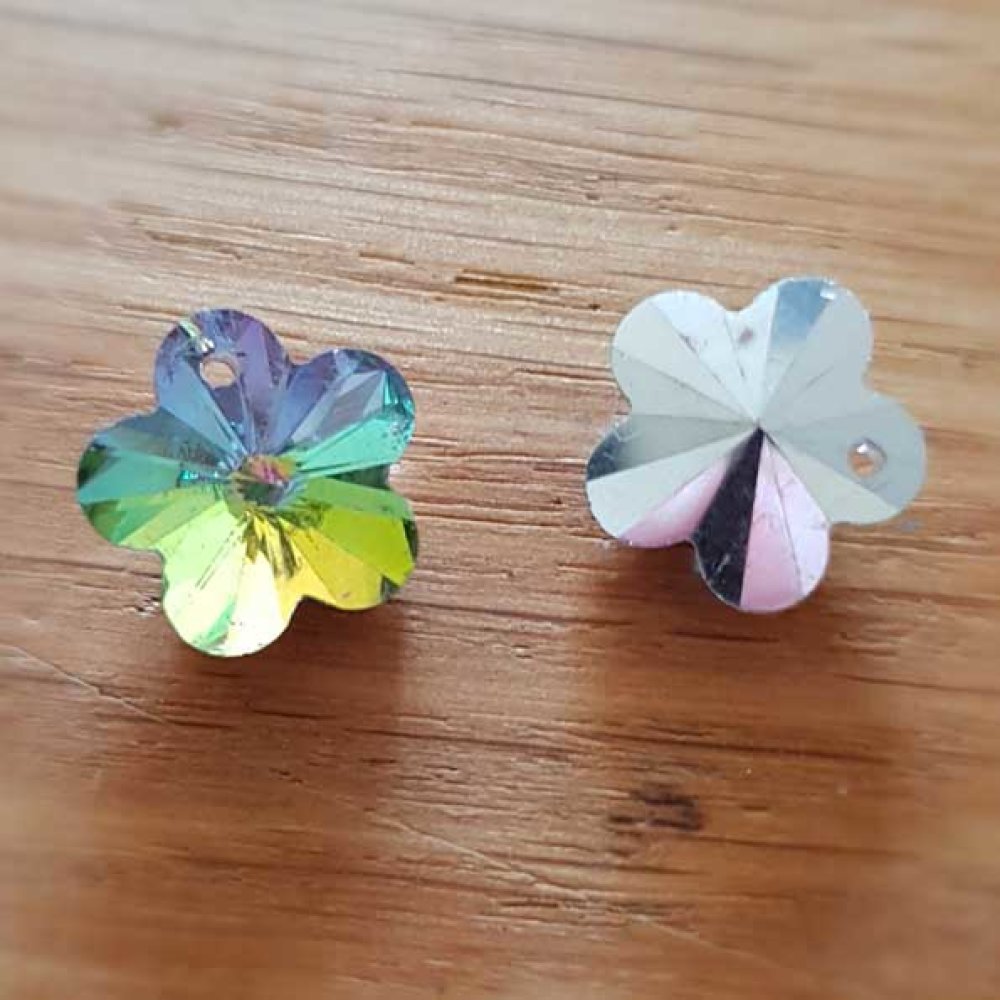 Flower faceted glass pendant charm N°04-02