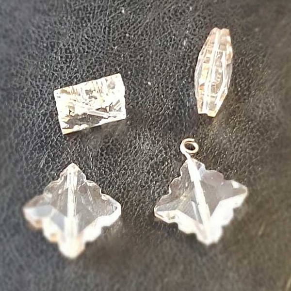 Square faceted glass pendant charm N&deg;01-01