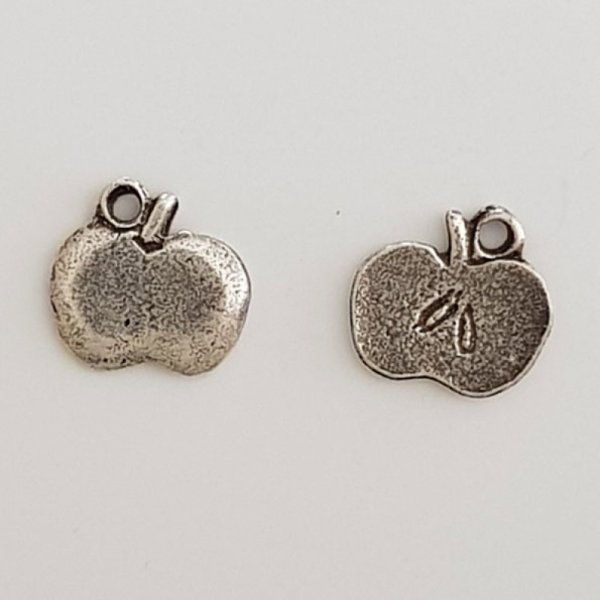 Charm Apple Silver Metal N&deg;02 kitchen x 10 pieces.