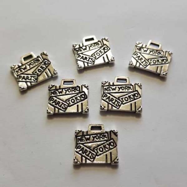 Charm Bag N&deg;26 Silver suitcase