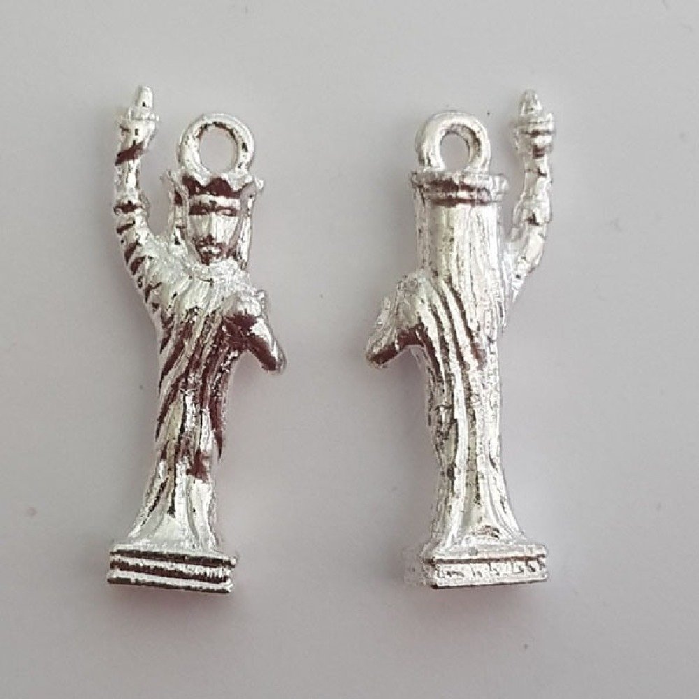 Statue of Liberty charm x 1 piece