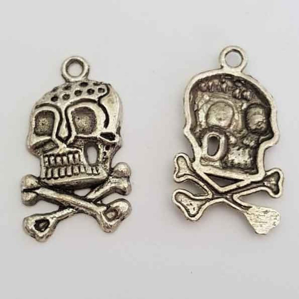 Skull and crossbones charm N°02