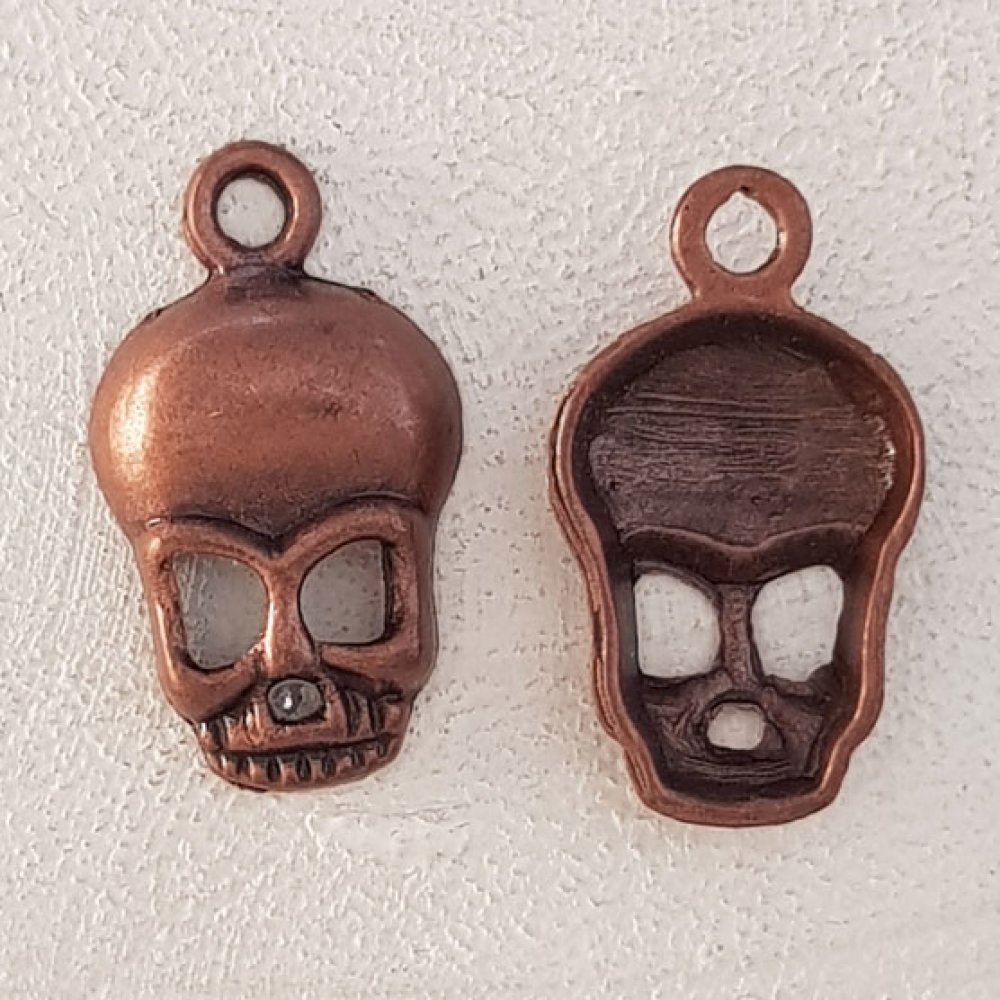 Skull and crossbones charm N°06