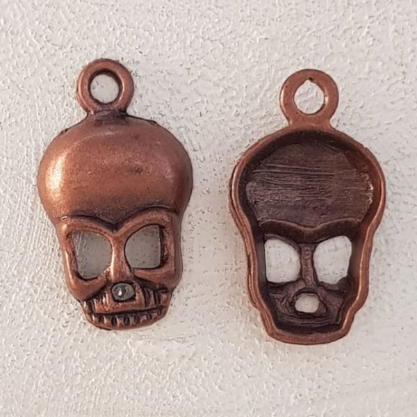 Skull and crossbones charm N&deg;06