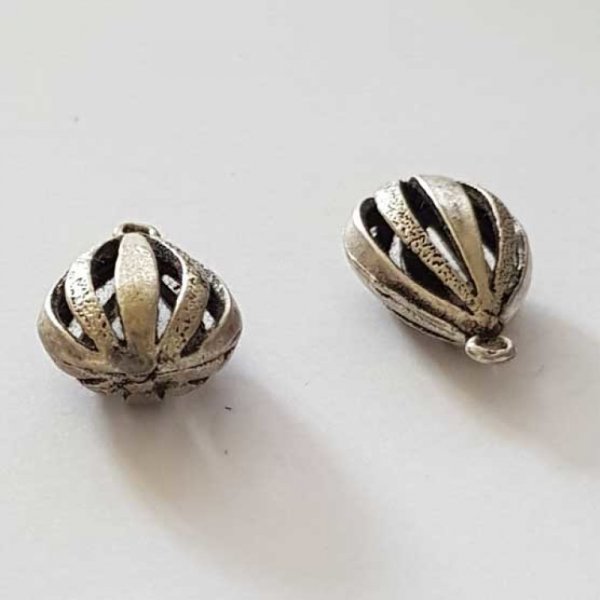 Breloque goutte ajour&eacute; N&deg;10