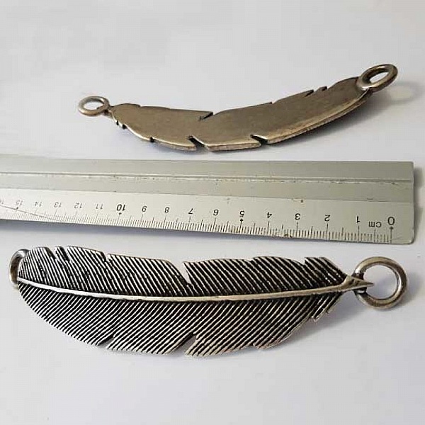 Breloque pendentif Argent en Zamac N&deg;006 Plume Courb&eacute;