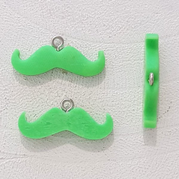 Charm pendant Moustache N&deg;02 Green