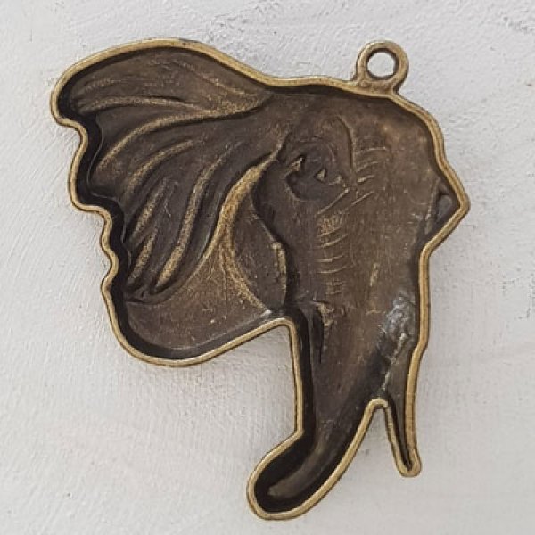 Elephant charm N&deg;07