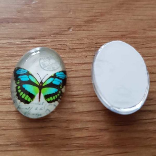 Oval Cabochon 13 x 18 mm Butterfly N&deg;02
