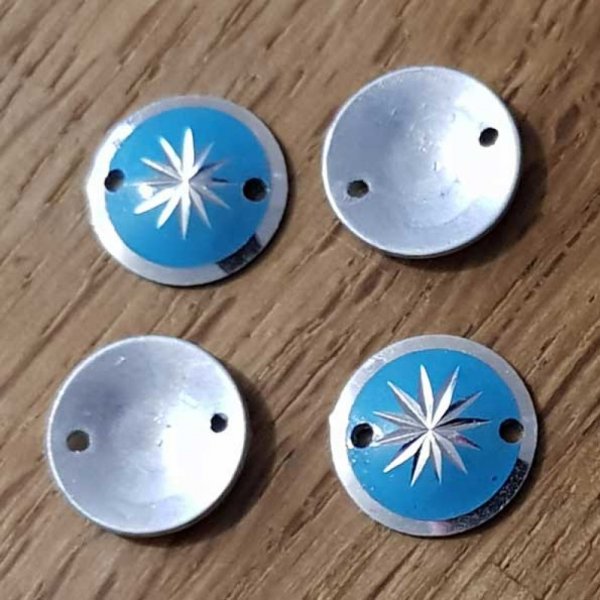 Connecteur 10 mm 2 trous rond motif &eacute;toile Turquoise