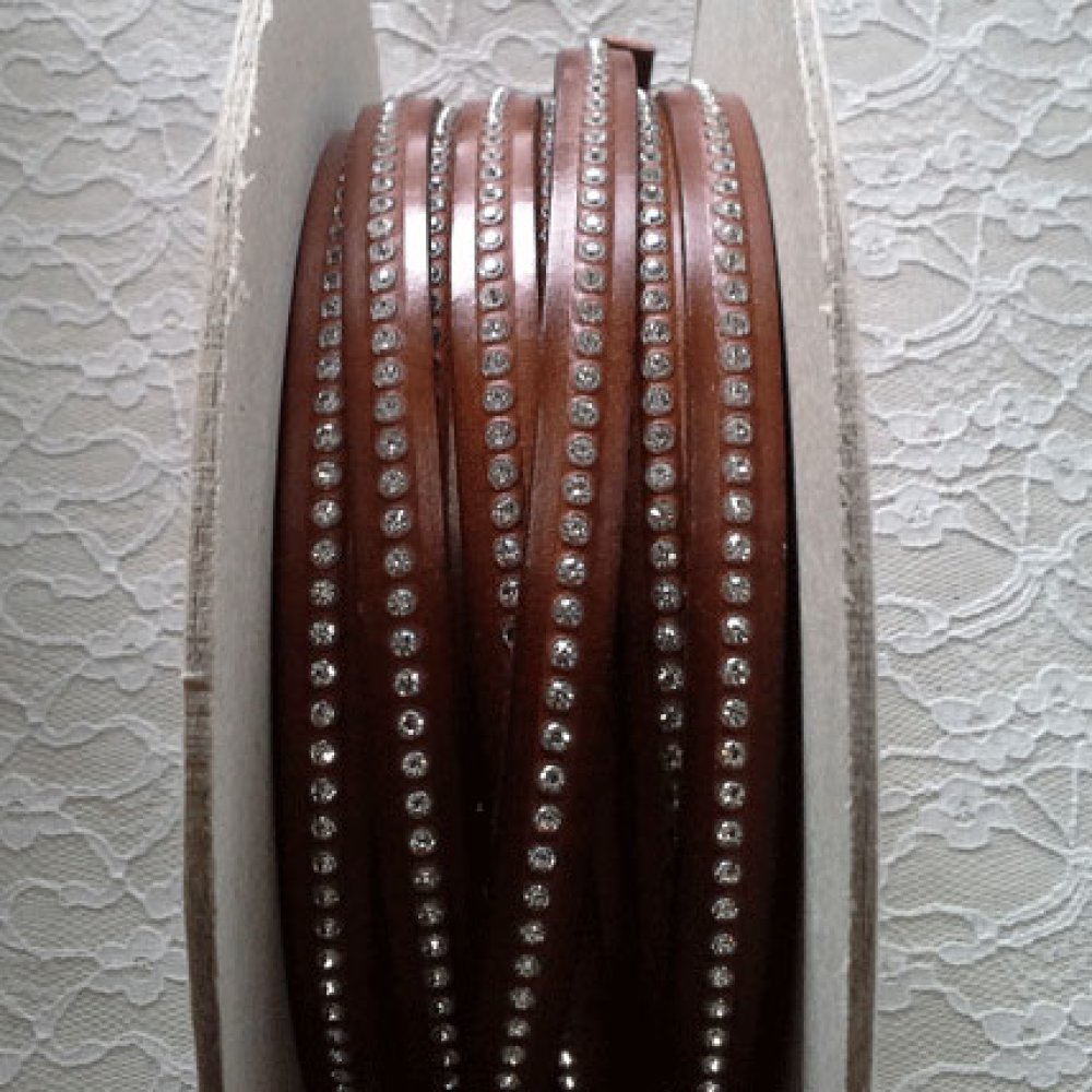 Leather Bruno of 10 mm Swarovski Strass by 20 cm