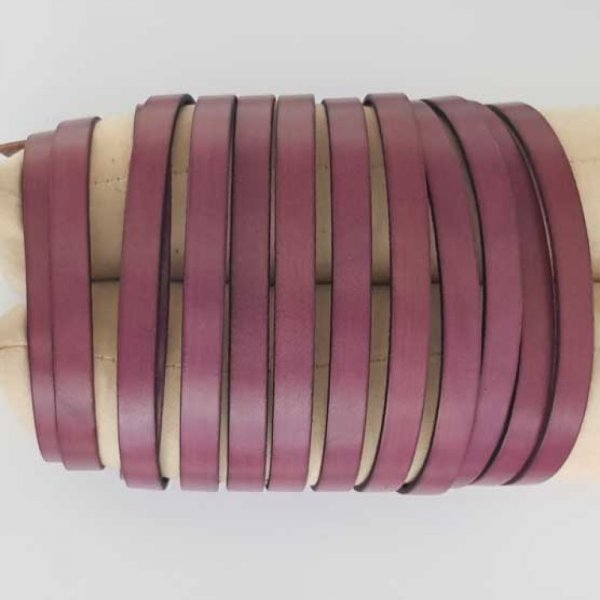 Flat Leather Plum 10 mm by 20 cm Smooth