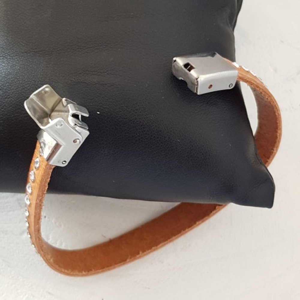 Flat Pink Calf Leather 10 mm by 20 cm skin and chain