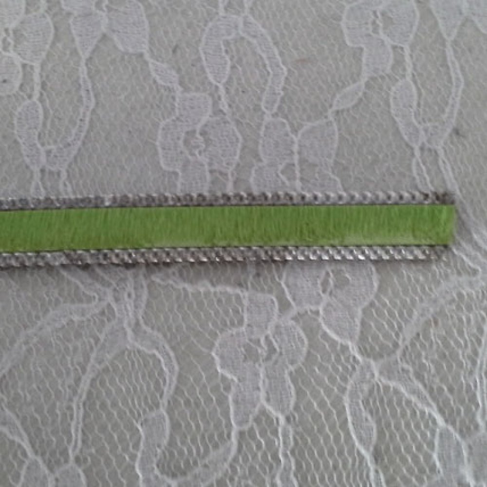 Anise Green Flat Calf Leather 10 mm by 20 cm skin and chain