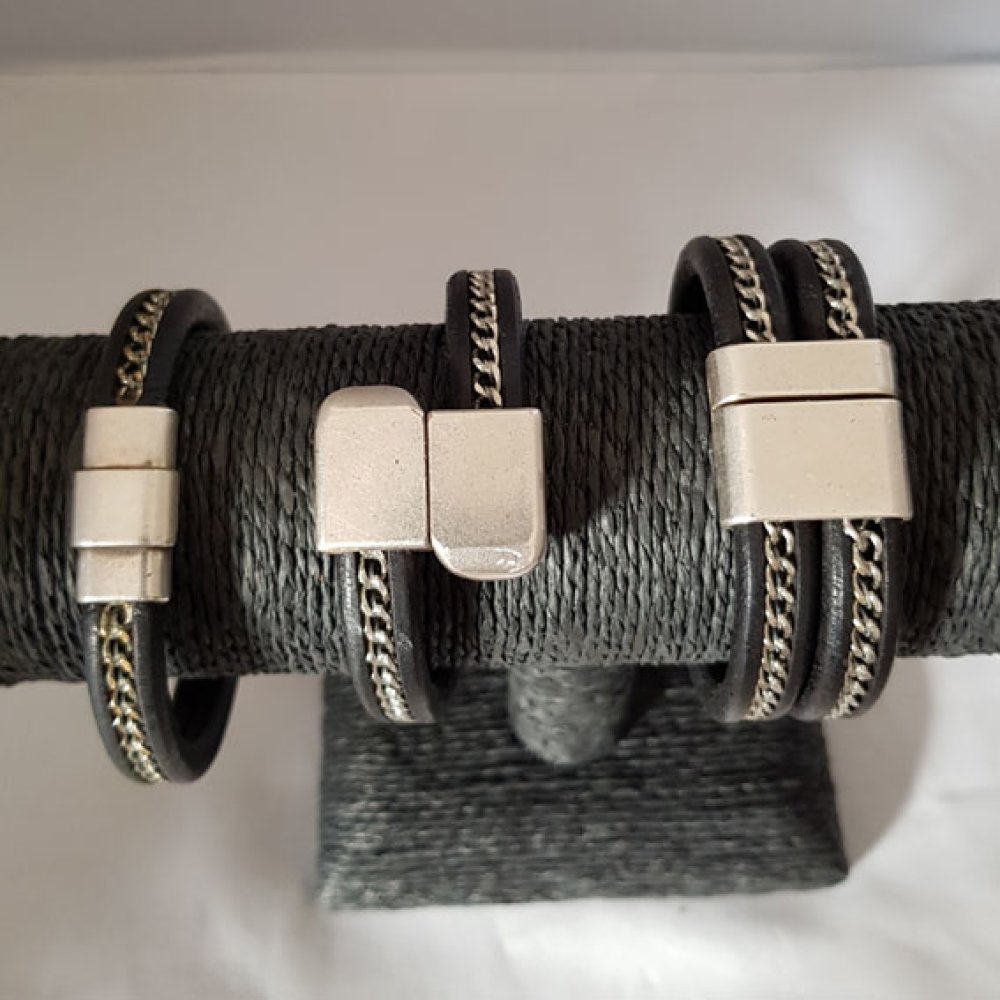 Black Regaliz Leather 10 mm with Silver Chain per 20 cm