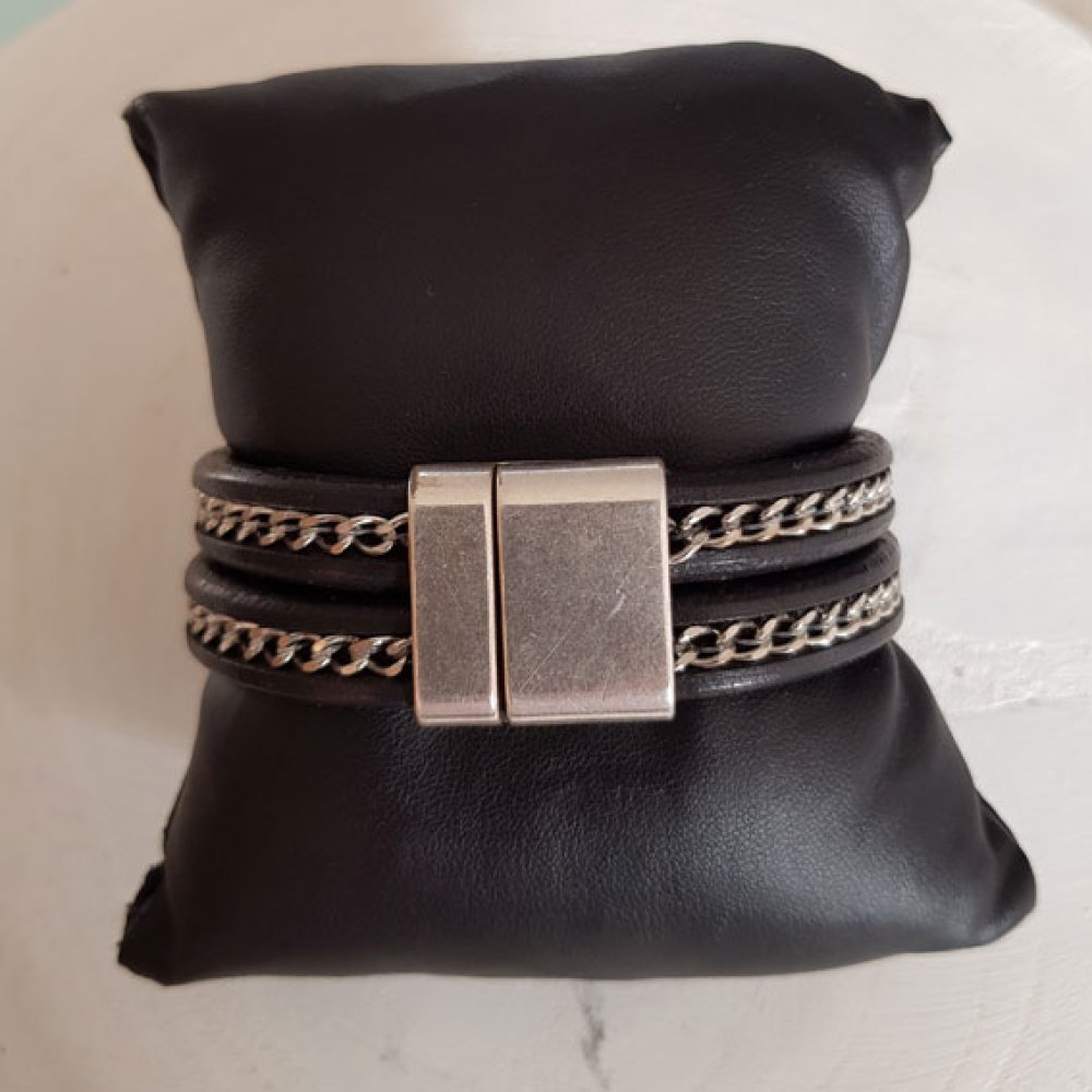 Black Regaliz Leather 10 mm with Silver Chain per 20 cm