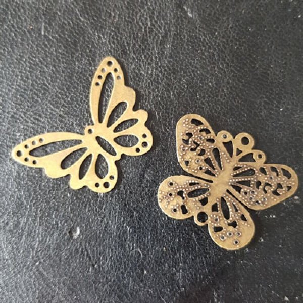 Bronze butterfly filigree stamp N&deg;06