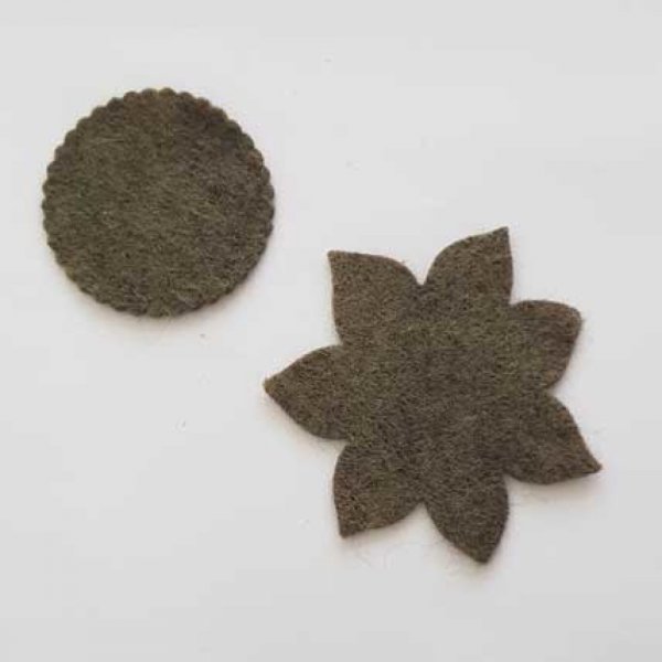 Jolie petite fleur en Feutrine 45 mm et 60 mm N&deg;22-05 x 2 pi&egrave;ces