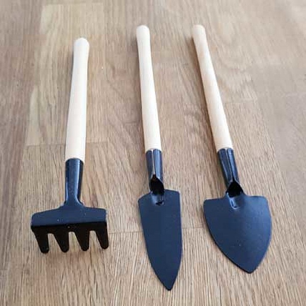 Mini ensemble d&rsquo;outils de jardinage avec pelle &agrave; r&acirc;teau &agrave; manche en bois