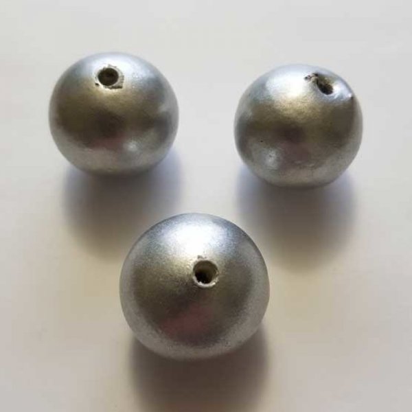 Round Bead Papier Mach&eacute; GT 30mm Silver