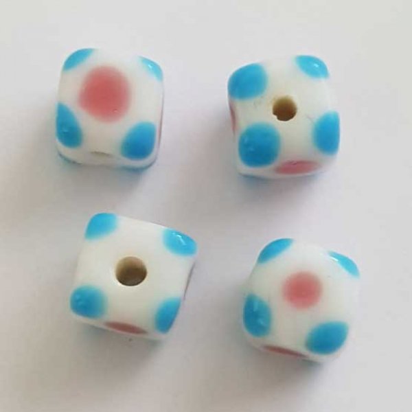 Perle fantaisie carr&eacute; c&eacute;ramique blanc 11 mm N&deg;01