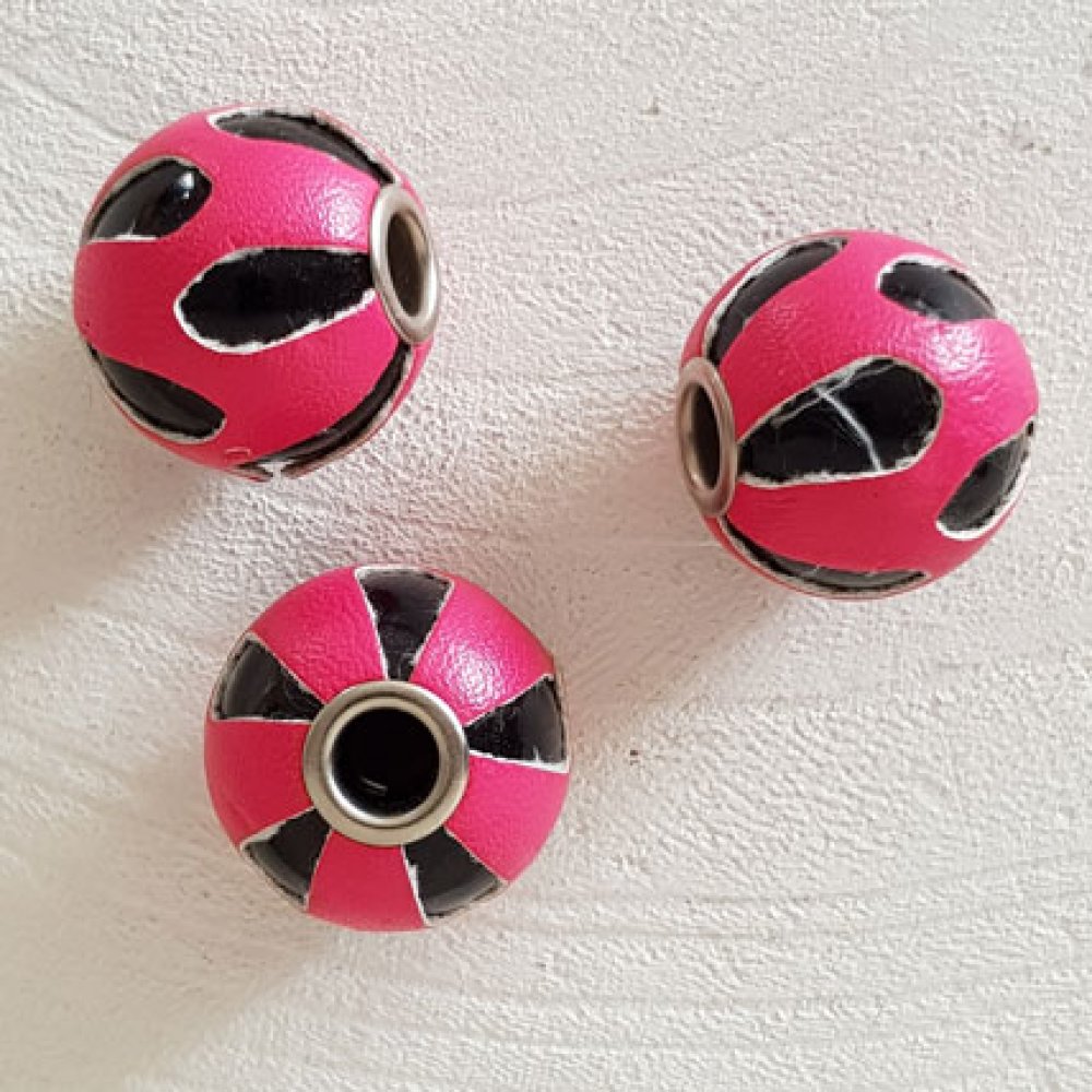 Round leather bead N°05 Fushia